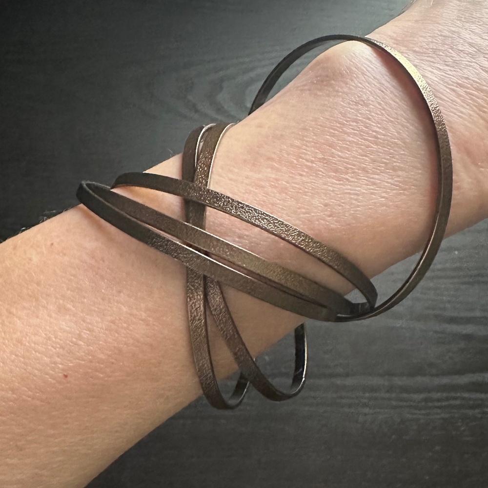 Macy’s | Interlocking Bronze Bangles NWOT